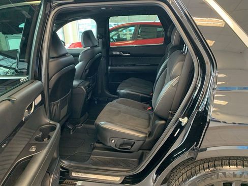 Used 2024 Hyundai Palisade Calligraphy image 13