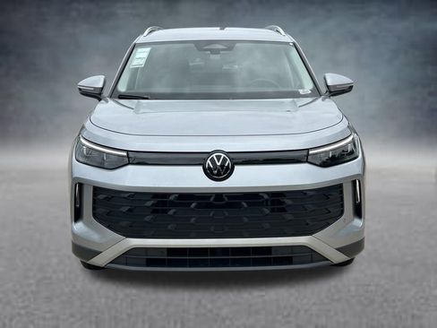 Certified 2025 Volkswagen Tiguan S FWD image 8