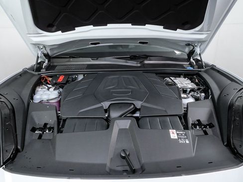 New 2026 Porsche Cayenne AWD image 37