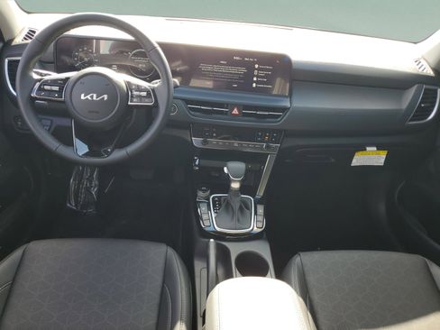 New 2026 Kia Seltos EX FWD image 10