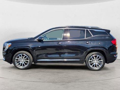 Used 2023 GMC Terrain Denali w/ Denali Premium Package image 6