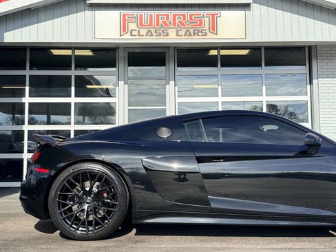 Used 2018 Audi R8 V10 w/ Black Optic Package image 11