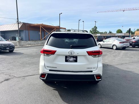 Used 2017 Toyota Highlander Limited AWD/4WD image 6