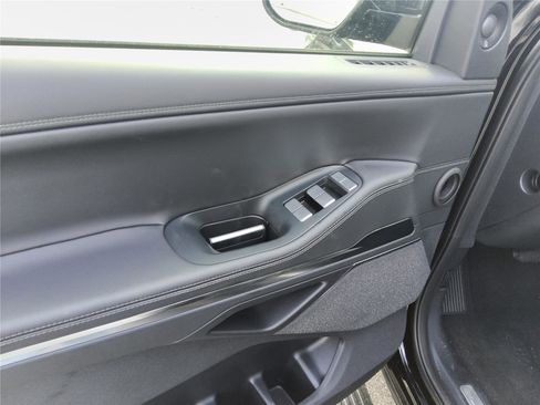 New 2026 Lincoln Navigator Reserve AWD/4WD image 12