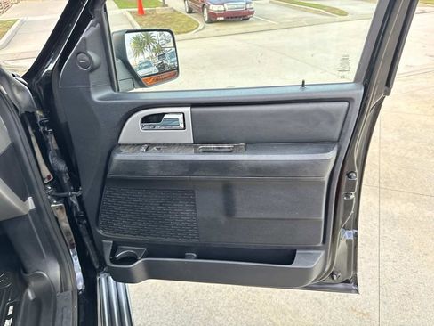 Used 2016 Ford Expedition Limited image 14
