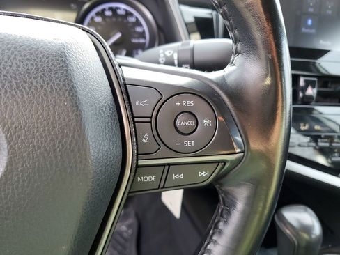 Used 2021 Toyota Camry SE image 17