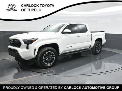 Used 2025 Toyota Tacoma TRD Sport image 1