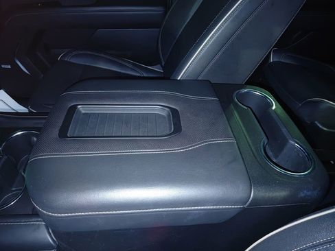 Used 2023 Chevrolet Suburban Premier image 48