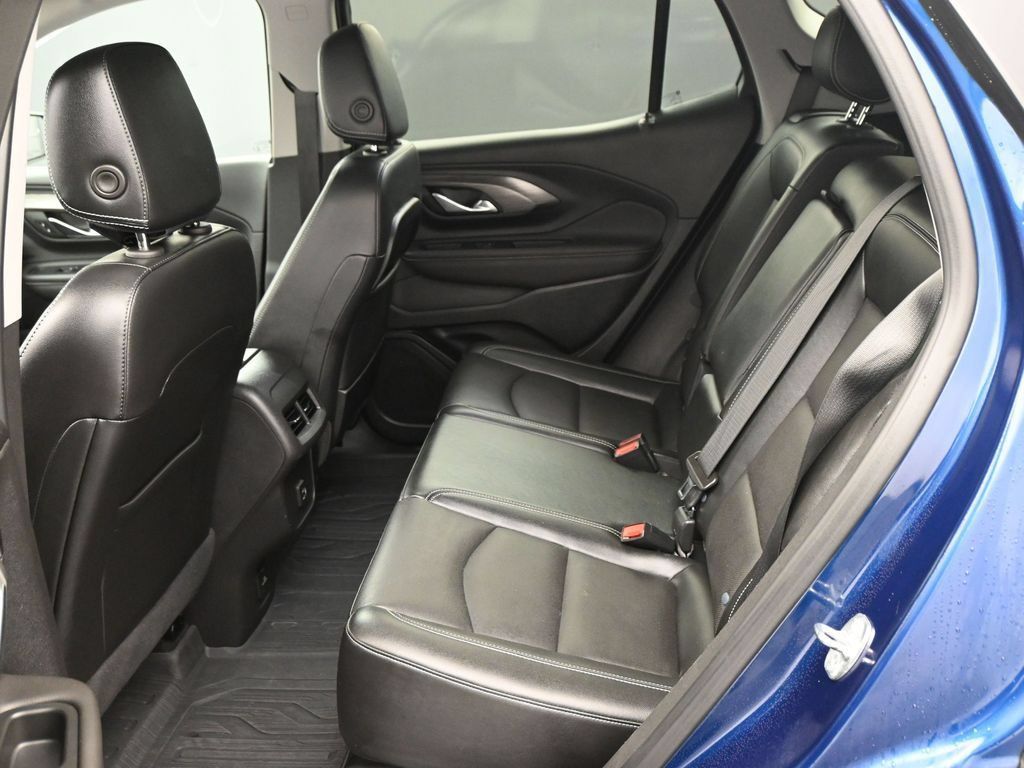 Used 2023 GMC Terrain SLT AWD/4WD image 18