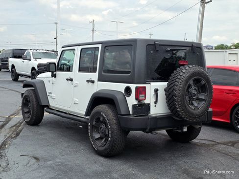 Used 2016 Jeep Wrangler Unlimited Sport w/ Connectivity Group AWD/4WD image 12