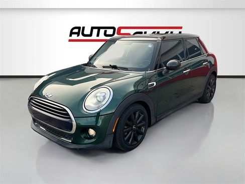 Used 2017 MINI Cooper 4-Door Hardtop image 3