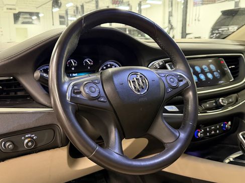 Used 2019 Buick Enclave Essence AWD/4WD image 10