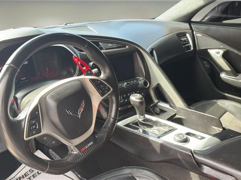 Used 2015 Chevrolet Corvette Z06 w/ 3LZ Preferred Equipment Group image 12