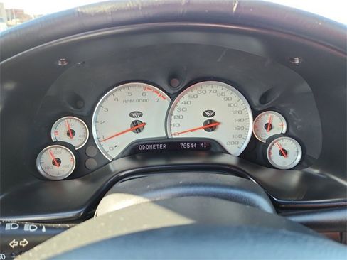 Used 2004 Chevrolet Corvette Coupe image 11