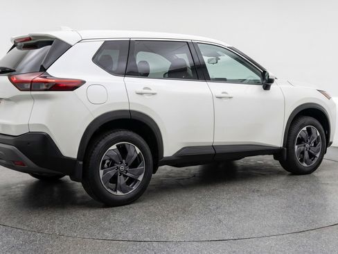 Used 2025 Nissan Rogue SV FWD image 9