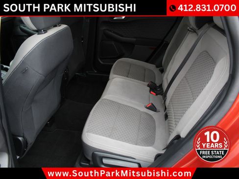 Used 2020 Ford Escape SE image 15