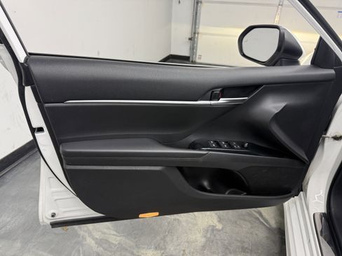 Used 2019 Toyota Camry SE image 10