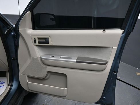 Used 2011 Ford Escape XLT image 16