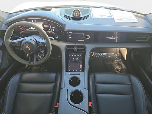 Used 2024 Porsche Taycan GTS image 10
