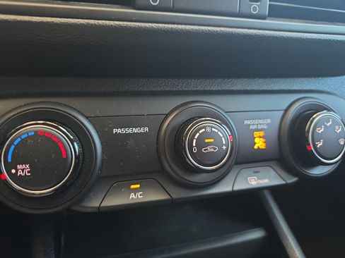 Certified 2024 Kia Forte LXS w/ LXS Technology Package FWD image 16