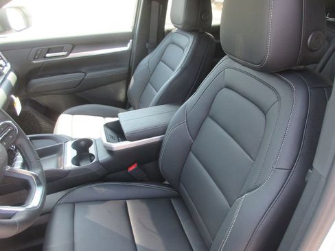 New 2027 GMC Terrain Elevation w/ Elevation Premium Package FWD image 11