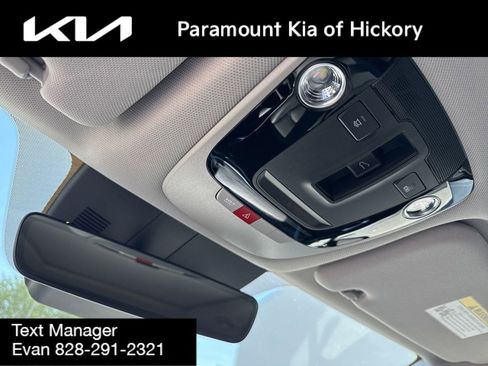Used 2025 Kia Sorento SX image 31