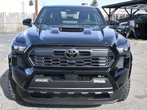 Used 2024 Toyota Tacoma TRD Sport image 3