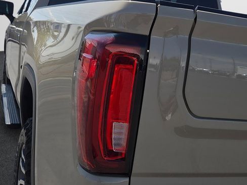 Used 2023 GMC Sierra 1500 AT4 w/ Technology Package AWD/4WD image 20