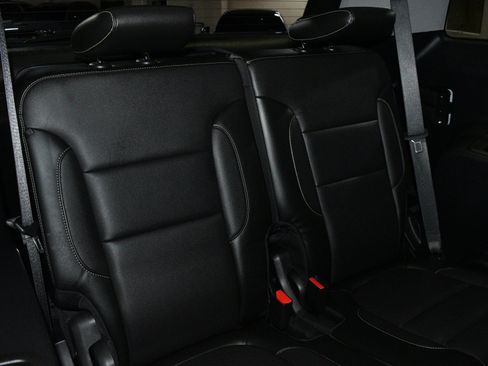 Used 2019 GMC Acadia SLT FWD image 22