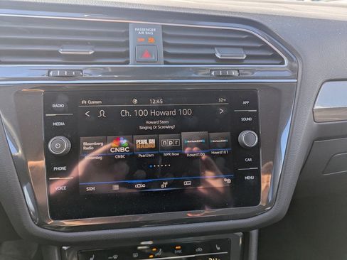 Used 2022 Volkswagen Tiguan SE image 16