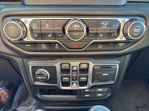 Used 2018 Jeep Wrangler Unlimited Sport S image 21