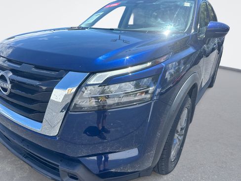 Certified 2024 Nissan Pathfinder SV FWD image 10