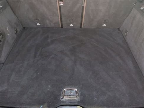 Used 2018 Mercedes-Benz GLC 300 4MATIC image 34