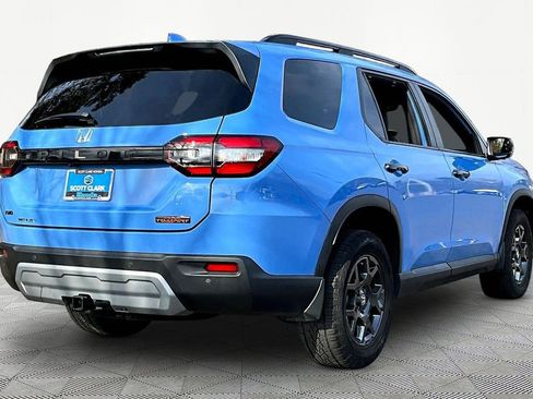 Used 2024 Honda Pilot TrailSport image 6