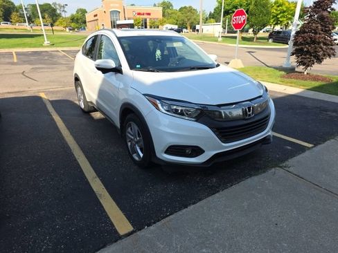 Used 2019 Honda HR-V EX image 2