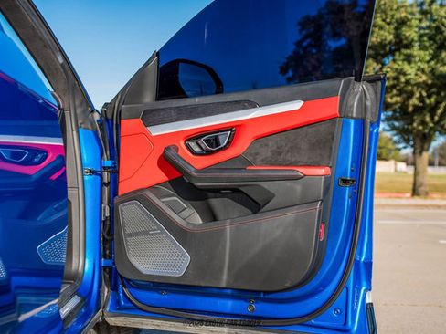 Used 2019 Lamborghini Urus image 43