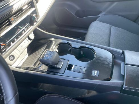 Used 2025 Nissan Rogue SV FWD image 43