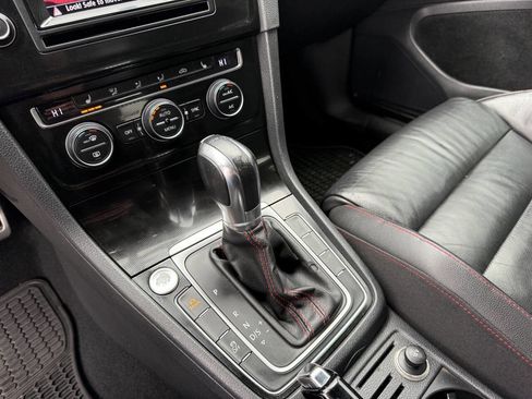 Used 2015 Volkswagen Golf 4-Door image 19