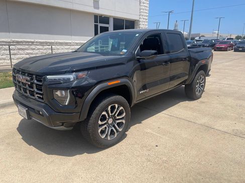 Used 2023 GMC Canyon AT4 w/ AT4 Premium Package AWD/4WD image 2