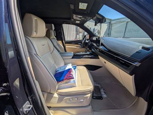 Used 2023 Cadillac Escalade Premium Luxury AWD/4WD image 39