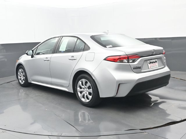 Used 2023 Toyota Corolla LE FWD image 3