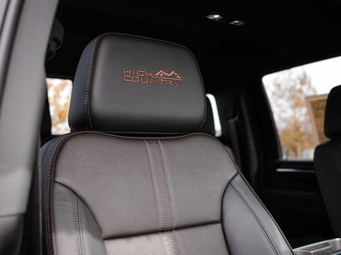 Used 2025 Chevrolet Silverado 2500 High Country w/ High Country Premium Package image 35