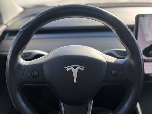 Used 2019 Tesla Model 3 Standard Range Plus image 13