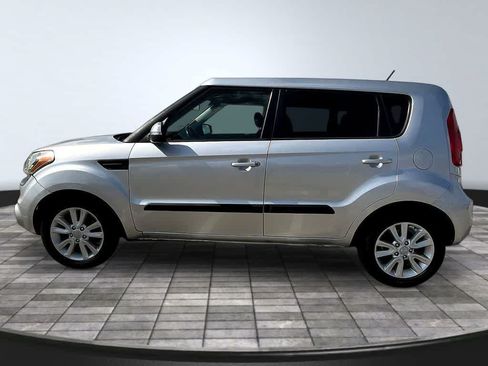 Used 2013 Kia Soul + FWD image 4
