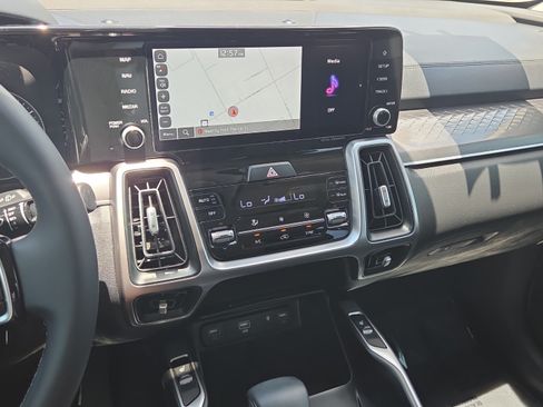 Used 2023 Kia Sorento S w/ Panoramic Sunroof Package FWD image 27