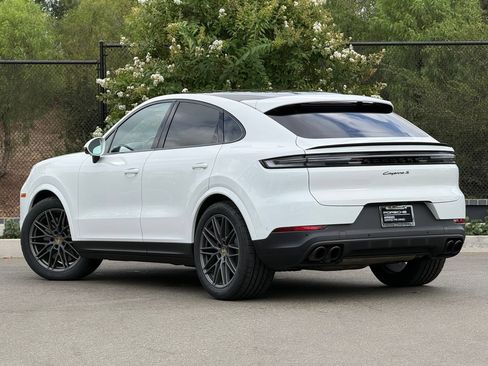 Certified 2024 Porsche Cayenne S AWD/4WD image 3