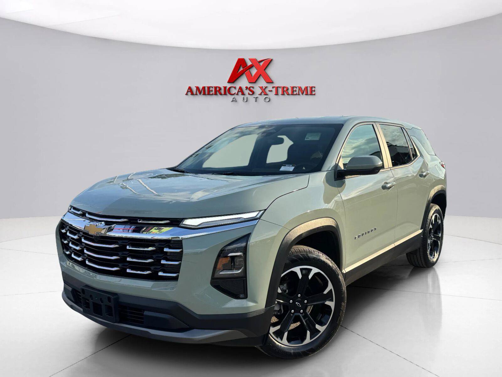 Used 2025 Chevrolet Equinox LT AWD/4WD image 1