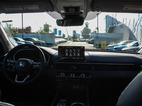 New 2025 Honda Pilot Touring image 21