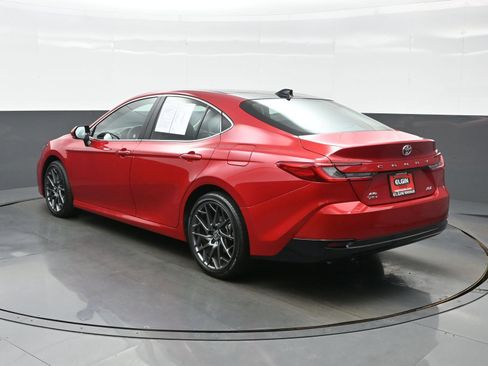 Used 2026 Toyota Camry XLE AWD/4WD image 4