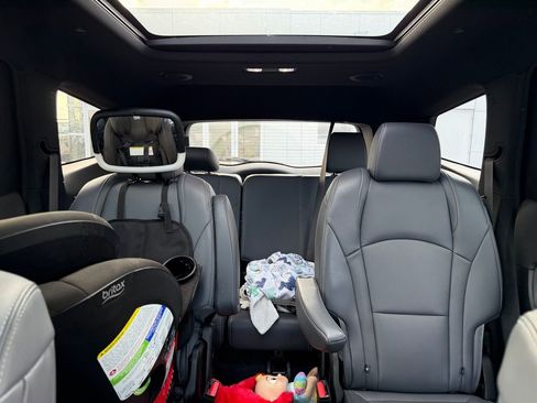 Used 2024 Buick Enclave Essence w/ Experience Buick Package image 22